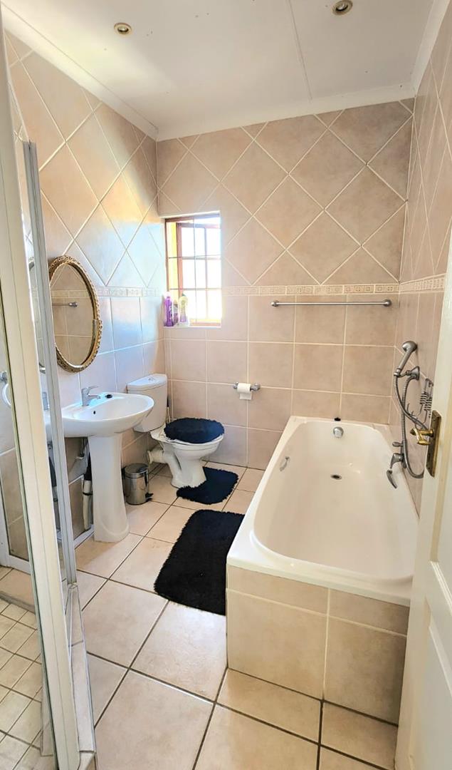 4 Bedroom Property for Sale in Cashan North West